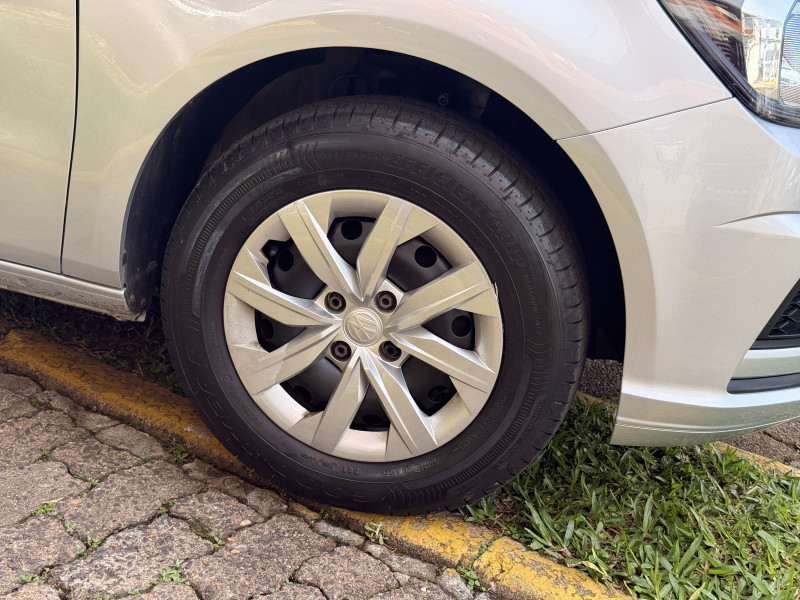 Volkswagen Gol 1.0 Flex 12V 5p 2021/2022 — foto 5